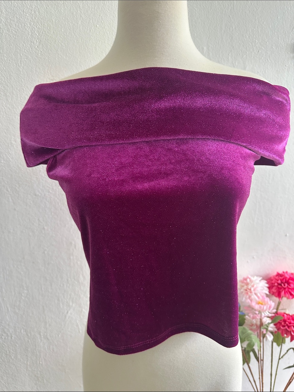 iris Off-Shoulder Velvet Camisole in Magenta
